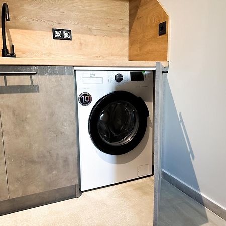 סופיה 6 Studios 6 Bathrooms 2 Levels Kitchens מראה חיצוני תמונה