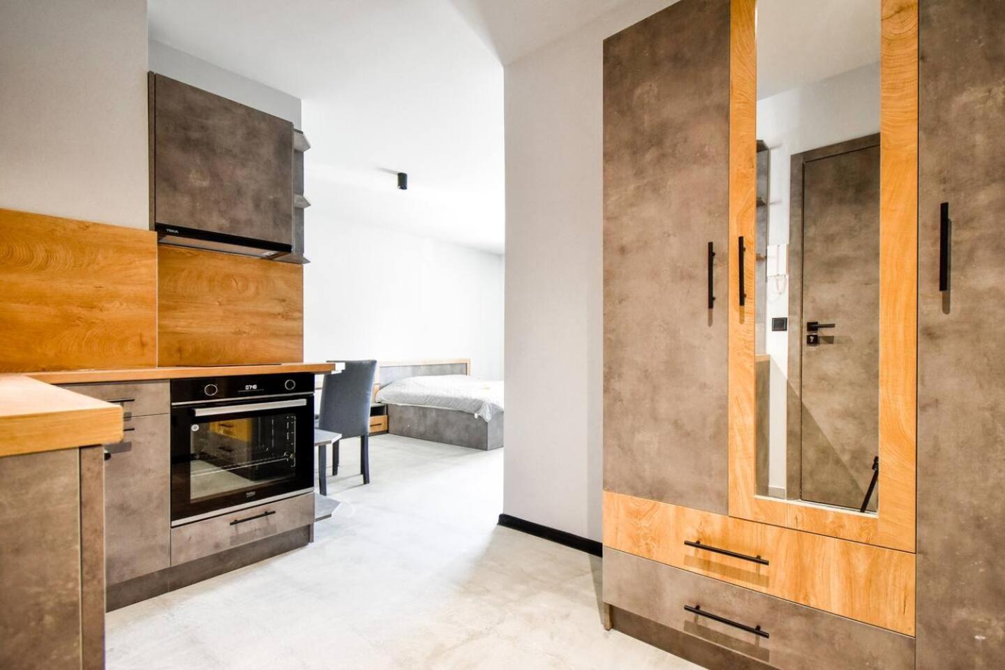 סופיה 6 Studios 6 Bathrooms 2 Levels Kitchens מראה חיצוני תמונה