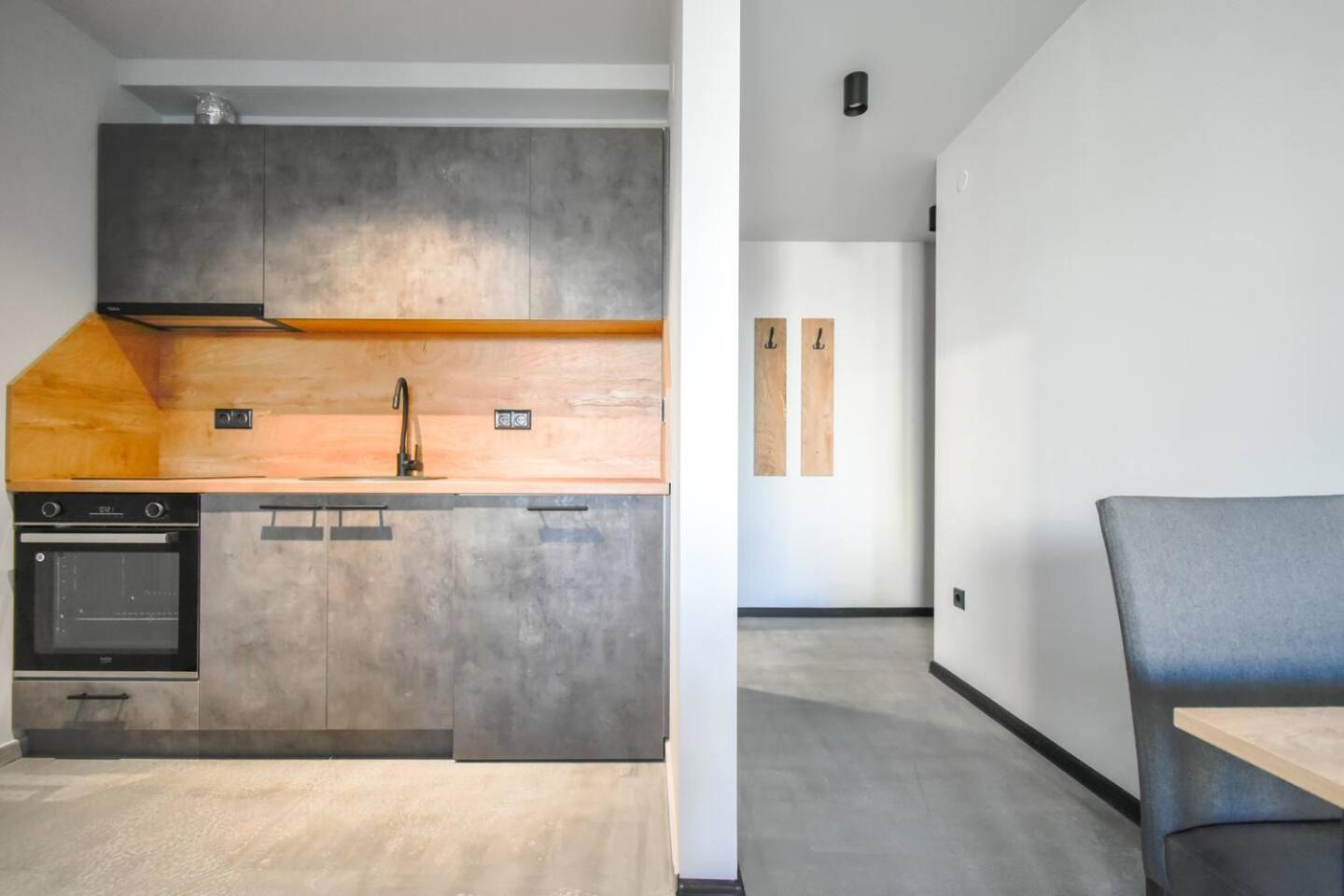 סופיה 6 Studios 6 Bathrooms 2 Levels Kitchens מראה חיצוני תמונה