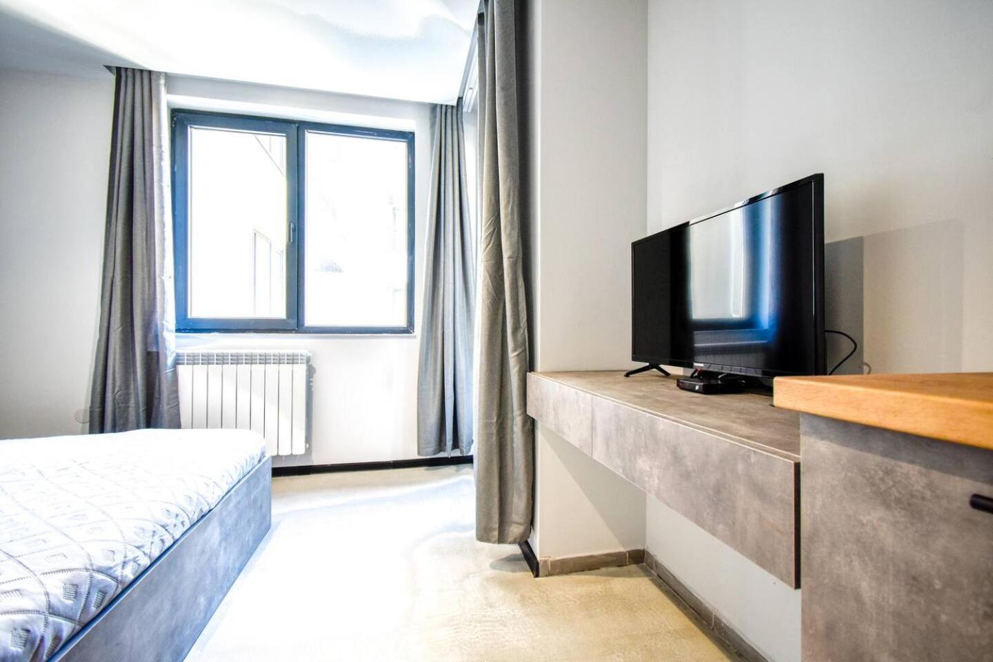 סופיה 6 Studios 6 Bathrooms 2 Levels Kitchens מראה חיצוני תמונה