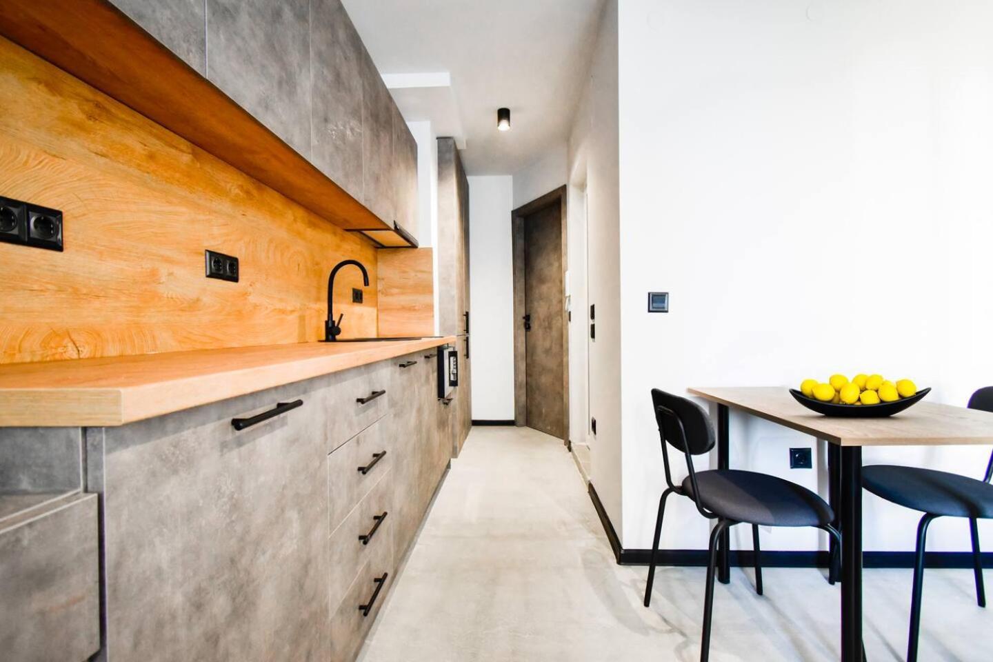 סופיה 6 Studios 6 Bathrooms 2 Levels Kitchens מראה חיצוני תמונה