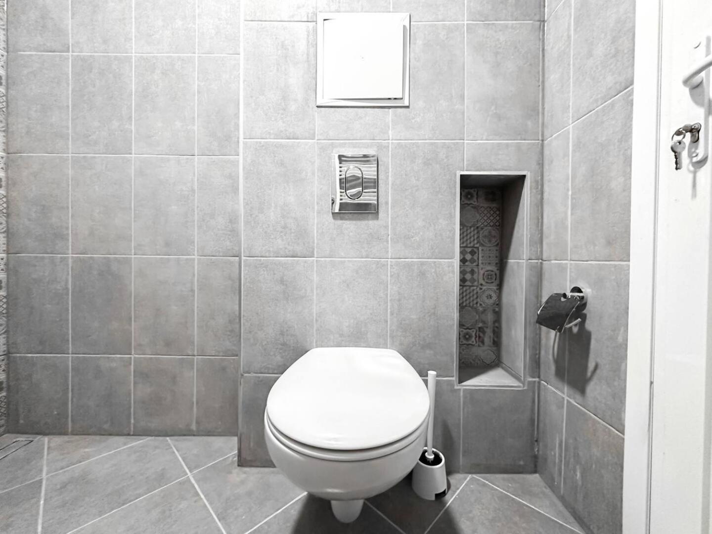 סופיה 6 Studios 6 Bathrooms 2 Levels Kitchens מראה חיצוני תמונה