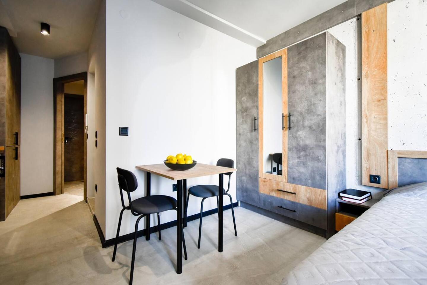 סופיה 6 Studios 6 Bathrooms 2 Levels Kitchens מראה חיצוני תמונה