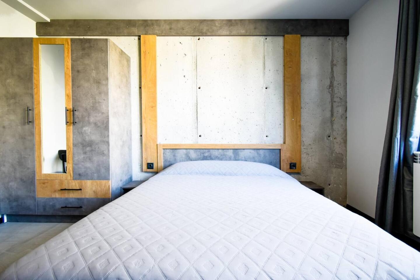 סופיה 6 Studios 6 Bathrooms 2 Levels Kitchens מראה חיצוני תמונה